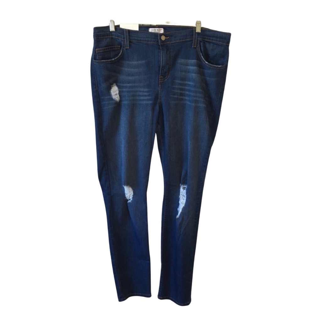 BOUTIQUE ITEM-💥LAST ONE💥 JUDY BLUE DISTRESSED JEANS, STRETCHY, MED BLUE